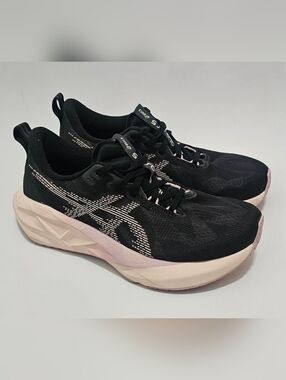 Women's Asics Novablast 5 size 8